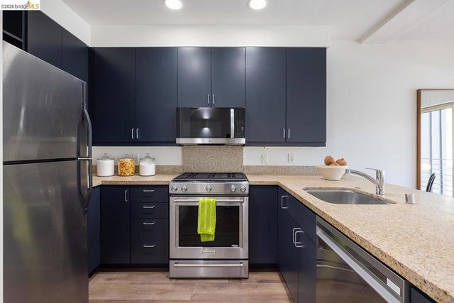 414 40th St 311, Oakland, CA 94609