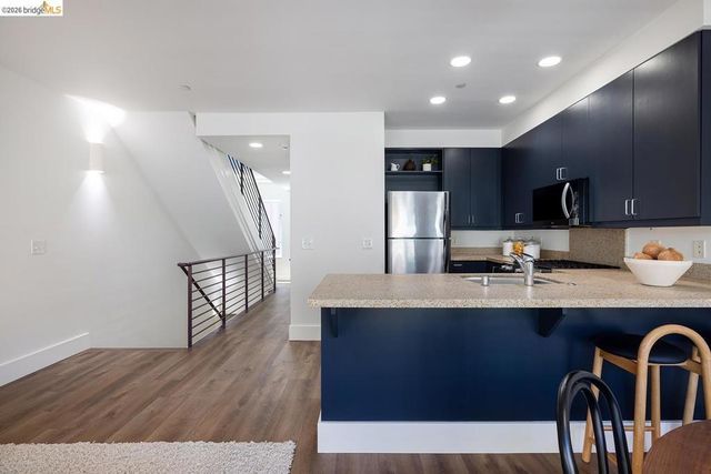 414 40th St 311, Oakland, CA 94609
