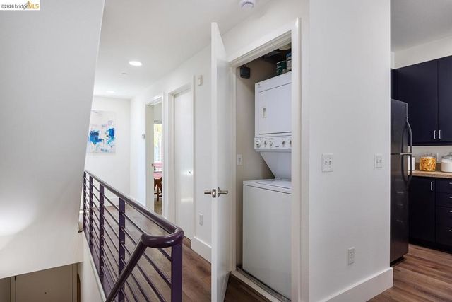 414 40th St 311, Oakland, CA 94609