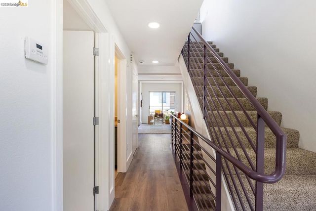 414 40th St 311, Oakland, CA 94609