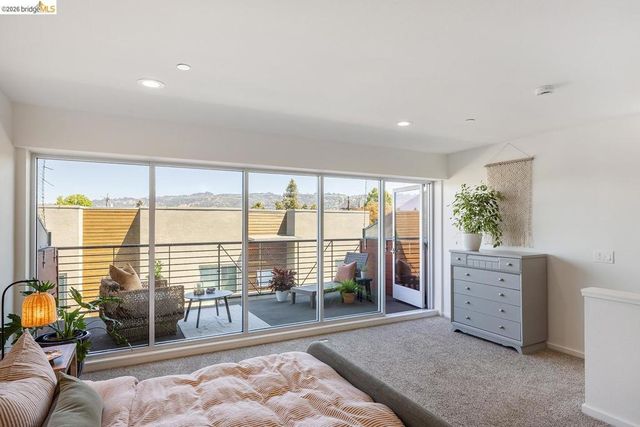 414 40th St 311, Oakland, CA 94609