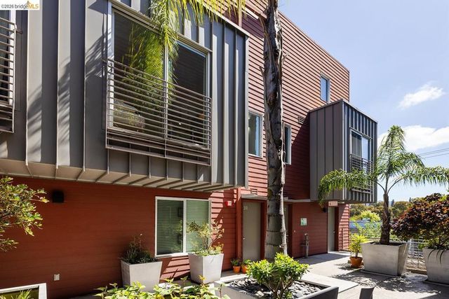 414 40th St 311, Oakland, CA 94609