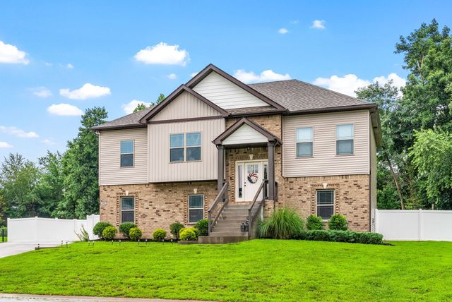 830 Snapdragon Ct, Clarksville, TN 37042