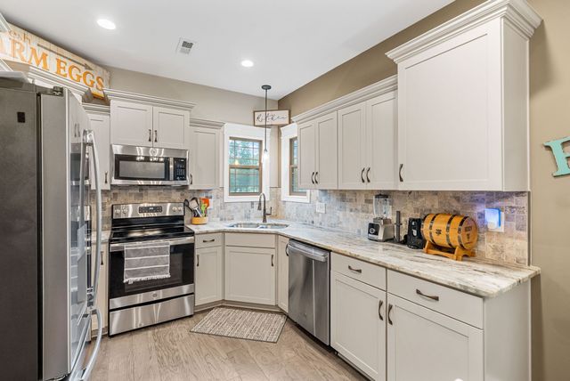 830 Snapdragon Ct, Clarksville, TN 37042