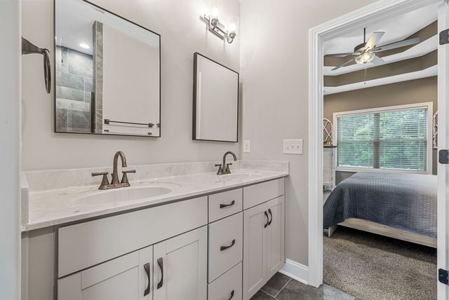 830 Snapdragon Ct, Clarksville, TN 37042
