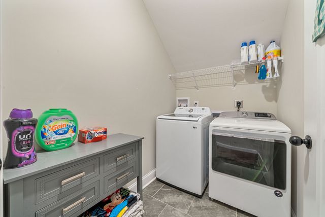 830 Snapdragon Ct, Clarksville, TN 37042