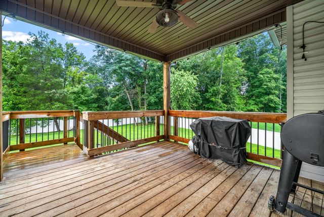 830 Snapdragon Ct, Clarksville, TN 37042