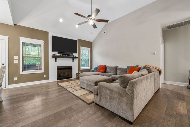 830 Snapdragon Ct, Clarksville, TN 37042