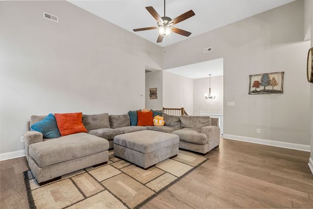 830 Snapdragon Ct, Clarksville, TN 37042