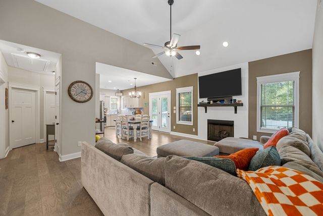 830 Snapdragon Ct, Clarksville, TN 37042