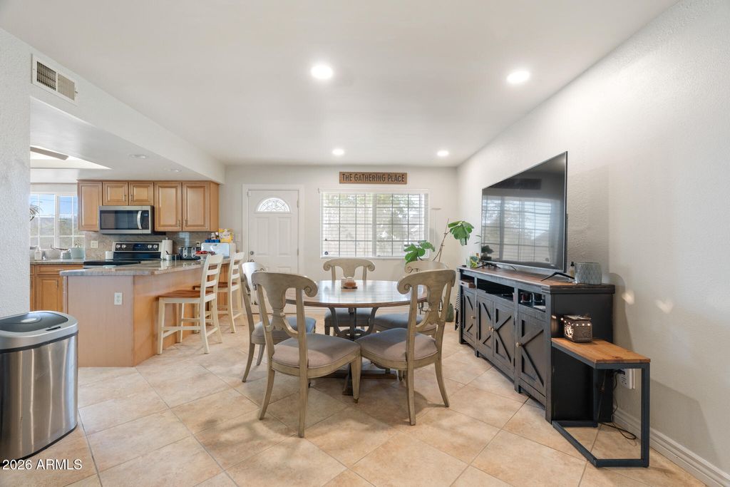 9403 N 50TH Drive, Glendale, AZ 85302 — photo 5