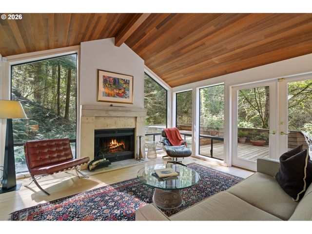 3107 Sw NOTTINGHAM Dr, Portland, OR 97201