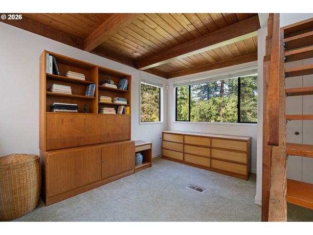 3107 Sw NOTTINGHAM Dr, Portland, OR 97201