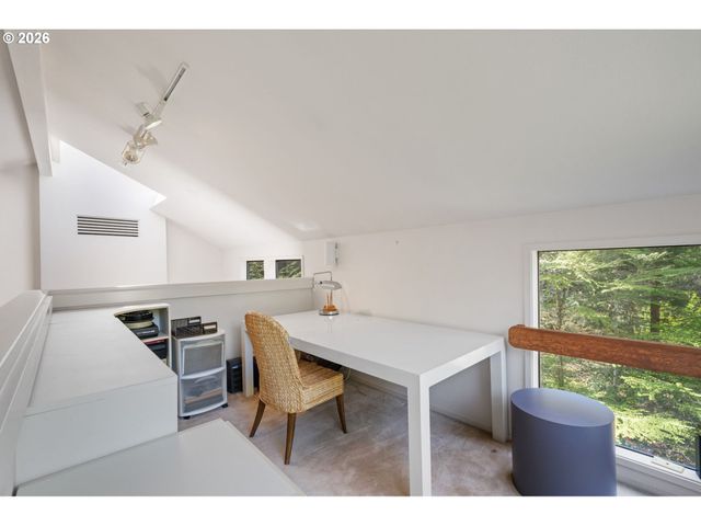 3107 Sw NOTTINGHAM Dr, Portland, OR 97201