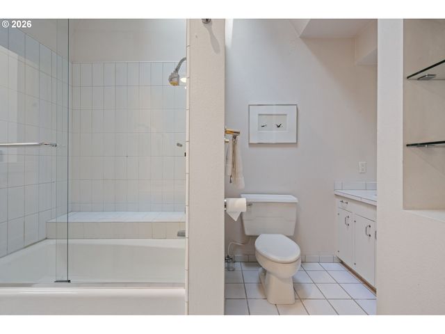 3107 Sw NOTTINGHAM Dr, Portland, OR 97201