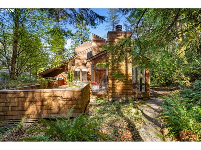 3107 Sw NOTTINGHAM Dr, Portland, OR 97201