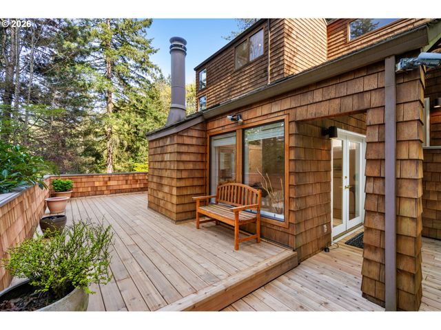 3107 Sw NOTTINGHAM Dr, Portland, OR 97201