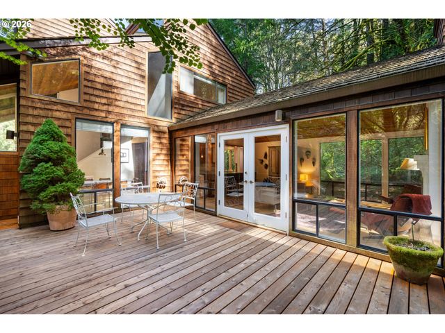 3107 Sw NOTTINGHAM Dr, Portland, OR 97201