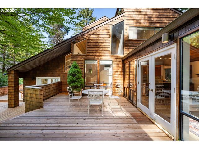 3107 Sw NOTTINGHAM Dr, Portland, OR 97201