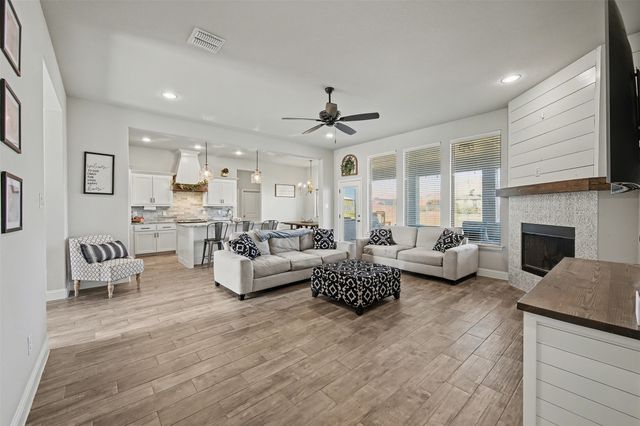 6334 Rustic Edge Street, Godley, TX 76044