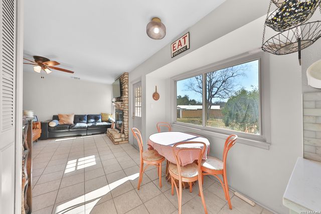 308 Mountain Shadows, Live Oak, TX 78233