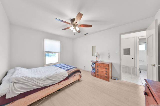 308 Mountain Shadows, Live Oak, TX 78233