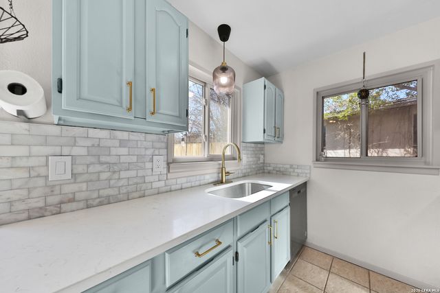 308 Mountain Shadows, Live Oak, TX 78233