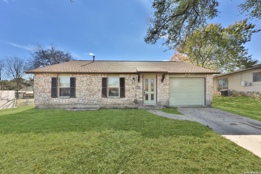 308 Mountain Shadows, Live Oak, TX 78233
