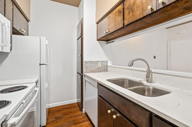 612 Park PL 201, Austin, TX 78705