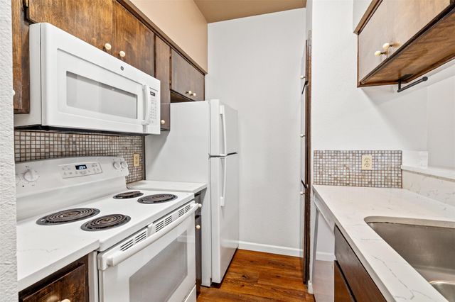 612 Park PL 201, Austin, TX 78705