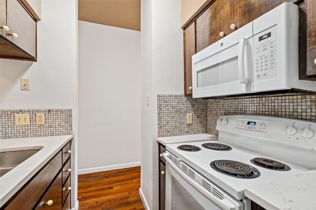 612 Park PL 201, Austin, TX 78705