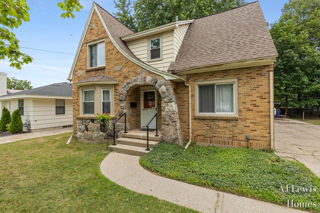 653 3 Mile Road Ne, City Of Grand Rapids, MI 49505
