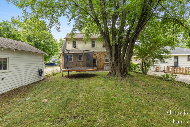 653 3 Mile Road Ne, City Of Grand Rapids, MI 49505
