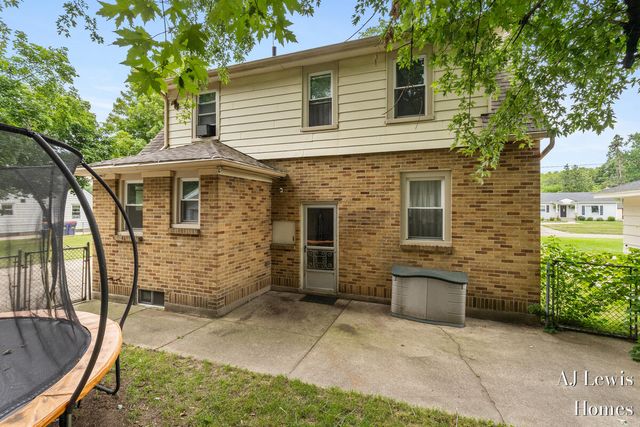 653 3 Mile Road Ne, City Of Grand Rapids, MI 49505