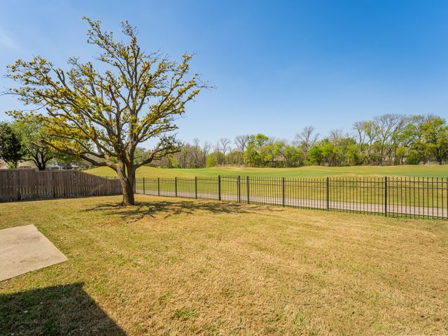 2104 Trinity Lane, Mckinney, TX 75072