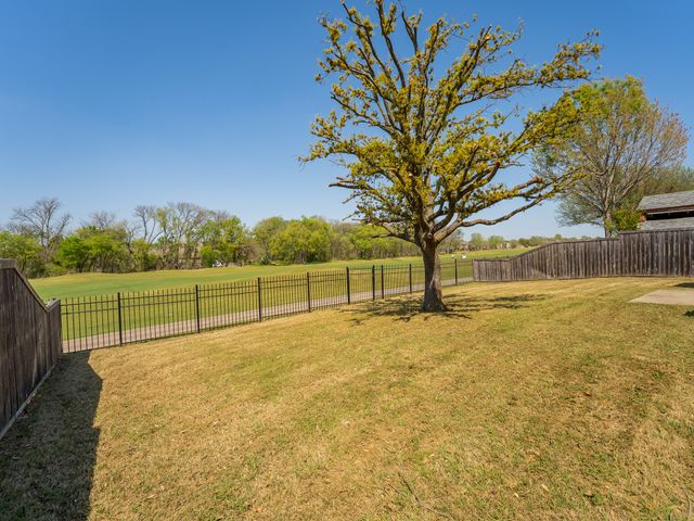 2104 Trinity Lane, Mckinney, TX 75072