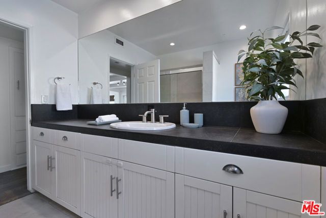 4176 Klump Avenue, Studio City (los Angeles), CA 91602