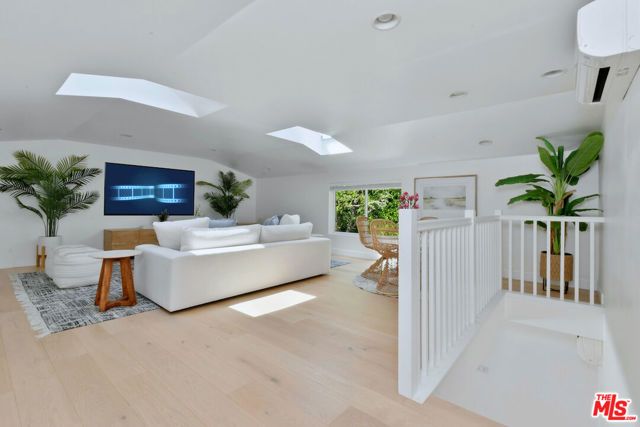 4176 Klump Avenue, Studio City (los Angeles), CA 91602