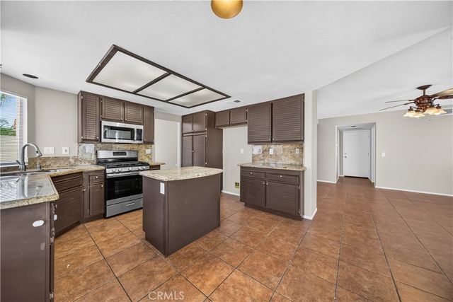 36194 Toulon Drive, Murrieta, CA 92562