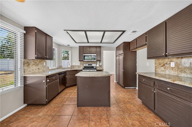 36194 Toulon Drive, Murrieta, CA 92562