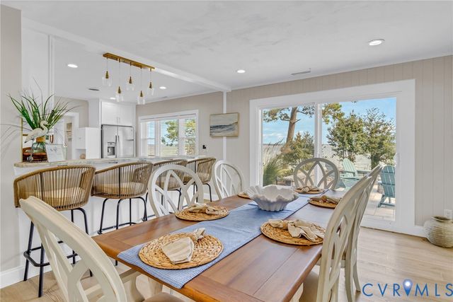 560 Eubank Landing Road, Topping, VA 23169