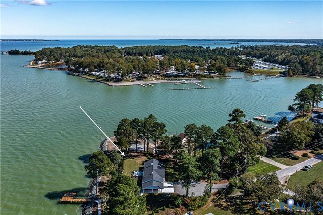 560 Eubank Landing Road, Topping, VA 23169