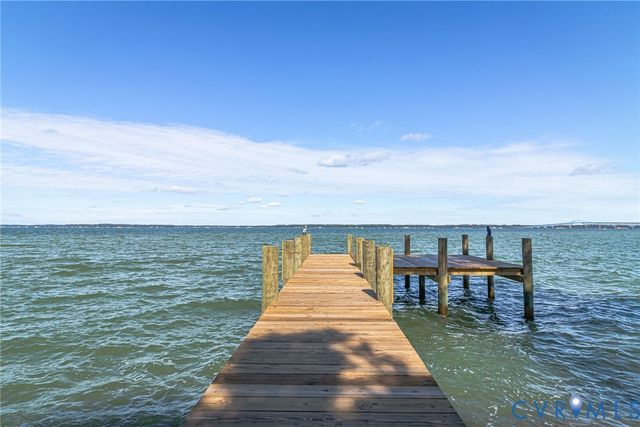 560 Eubank Landing Road, Topping, VA 23169