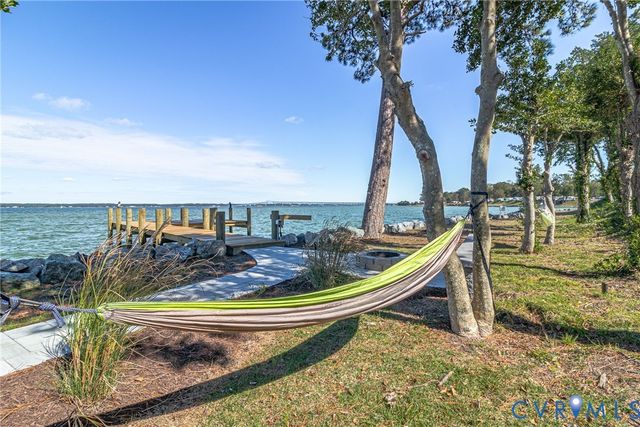 560 Eubank Landing Road, Topping, VA 23169