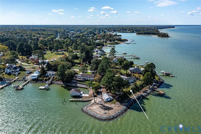 560 Eubank Landing Road, Topping, VA 23169