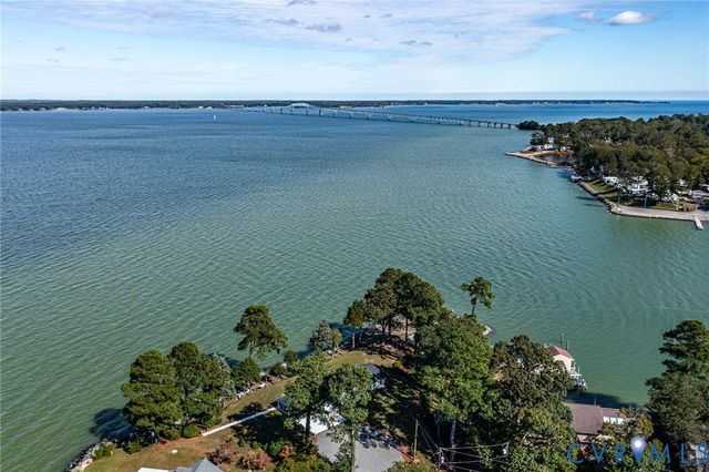 560 Eubank Landing Road, Topping, VA 23169