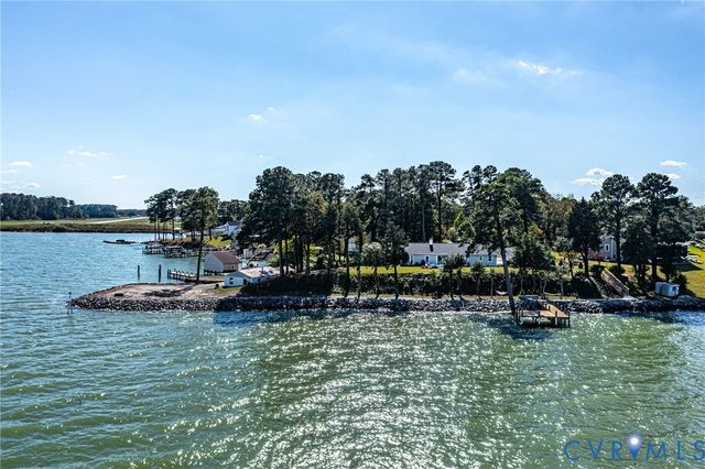 560 Eubank Landing Road, Topping, VA 23169