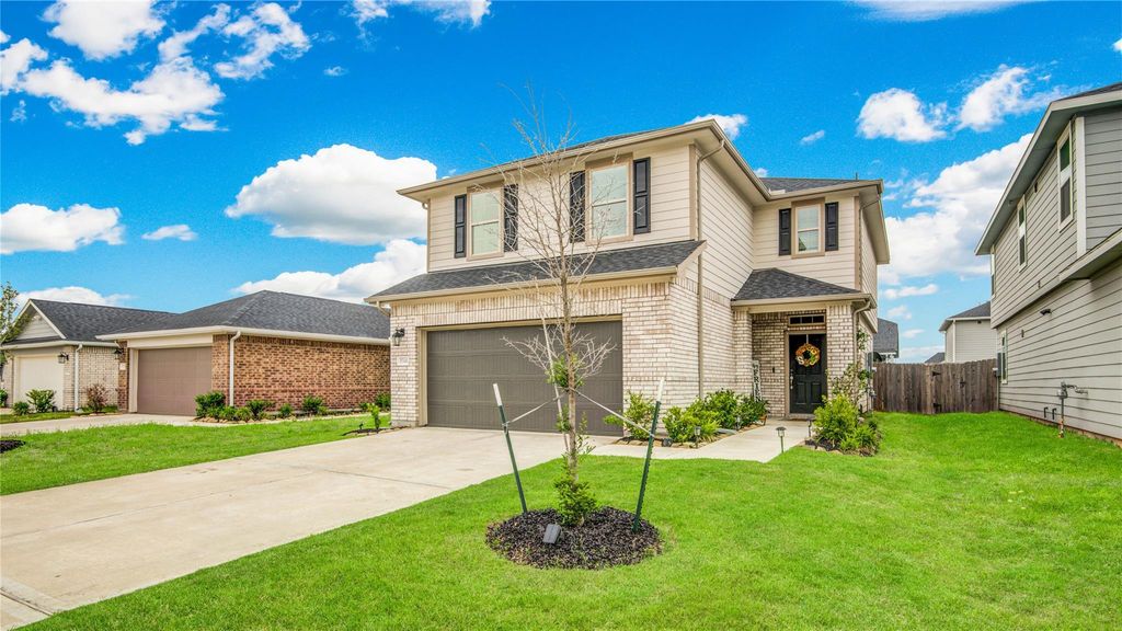 Image 1 of property listing at 5346 Sunny Ray Drive, Katy, TX 77493
