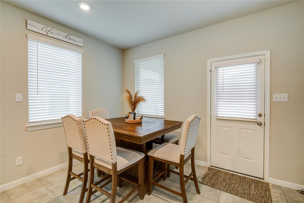 Image 16 of property listing at 5346 Sunny Ray Drive, Katy, TX 77493