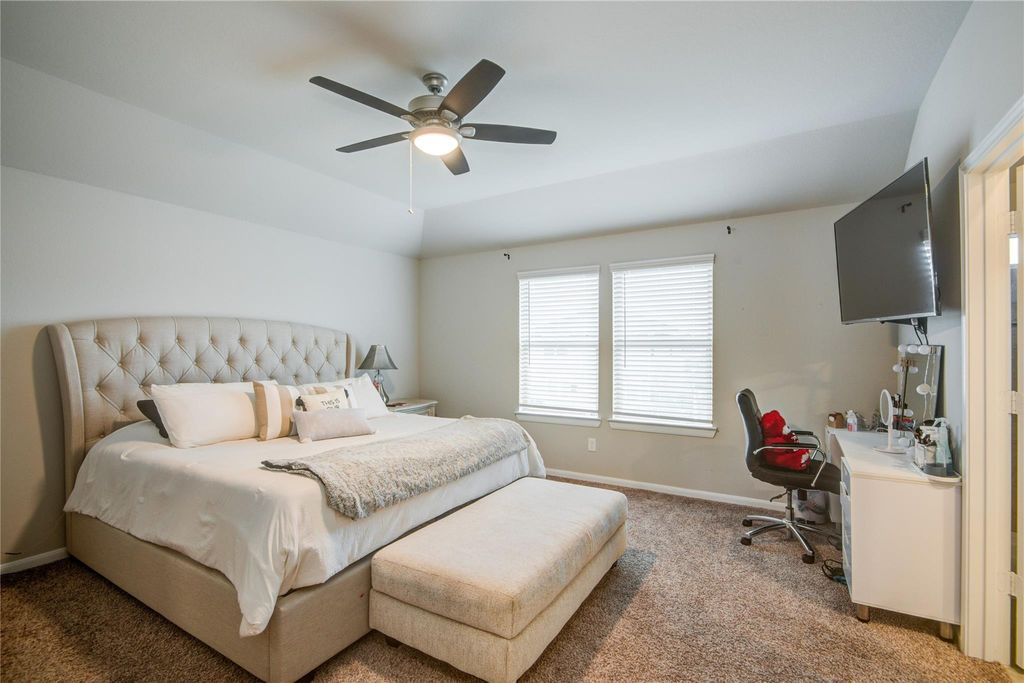 Image 19 of property listing at 5346 Sunny Ray Drive, Katy, TX 77493